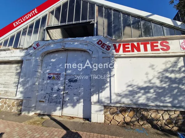 Hangar 430m² proche gare et centre ville des Sables d'Olonne