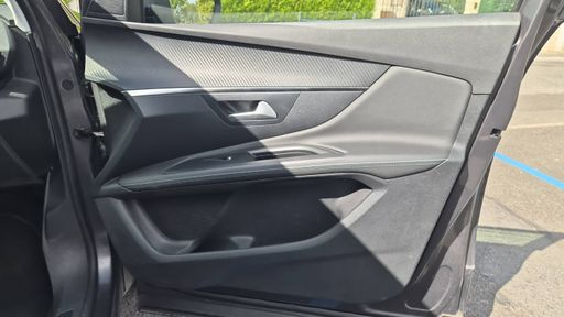 Peugeot 3008 1.6 THP 300 Hybrid4 EAT8 - Allure Pack – 2021 – 98045 km – Hybride rechargeable – Boîte Automatique — photo 52