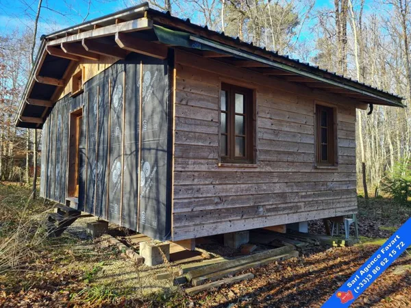 Chalet en bois à finir d'aménager Environnement calme et b