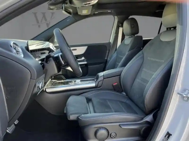 Mercedes Gla 180 d amg exclusive design — photo 20