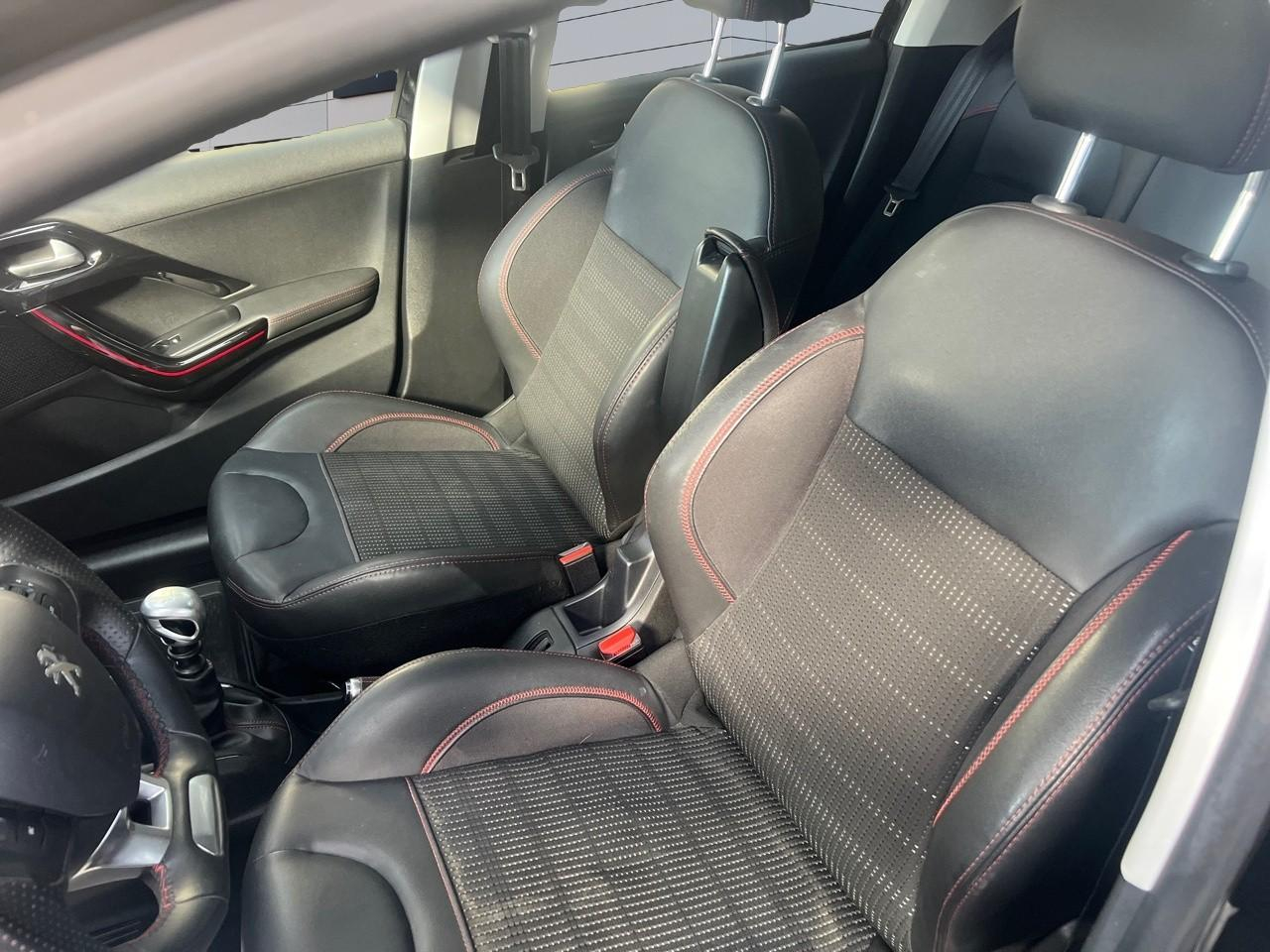 Peugeot 208 puretech 110ch s&s bvm6 gt line — photo 11