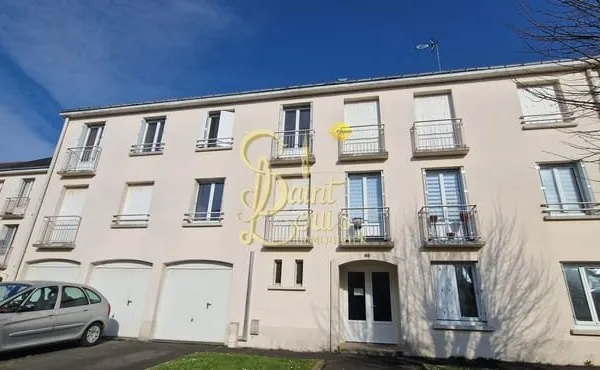 APPARTEMENT DE TYPE 4 AVEC 3 CHAMBRES ET GARAGE
