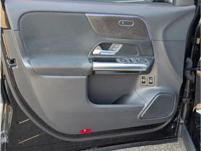 Mercedes Gla 250 e — photo 16