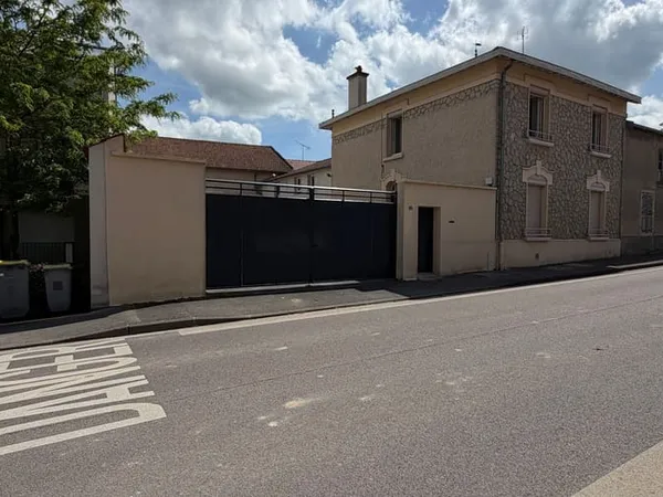 Maison 6 pièces 223 m²