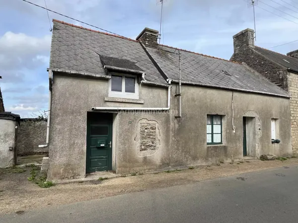 Maison à rénover à Gurunhuel