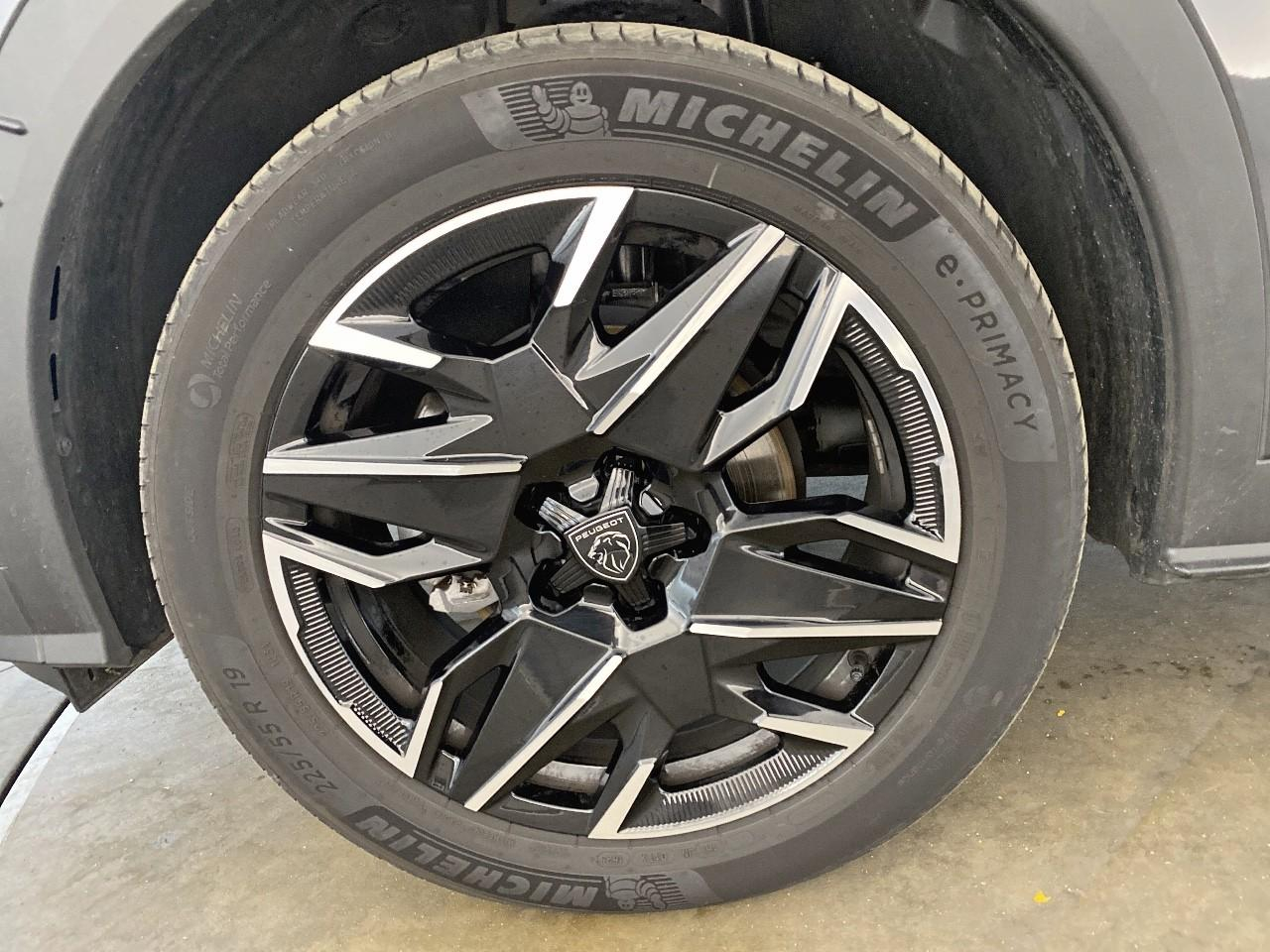 Peugeot 3008 hybrid 145 e-dcs6 gt — photo 11