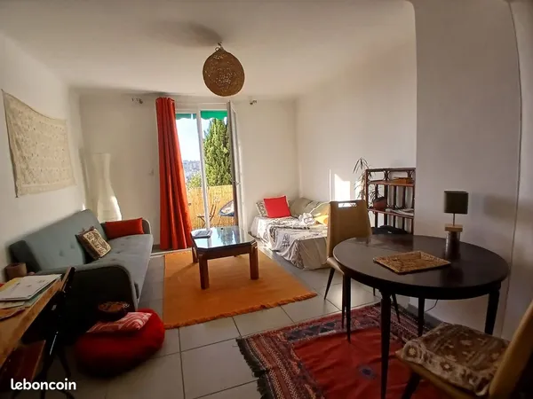 Location Chambre meublée Marseille 4è