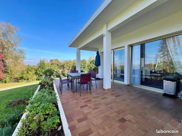 Maison 8 pièces 228 m²