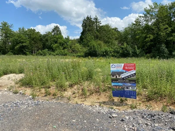 Terrain 832 m²