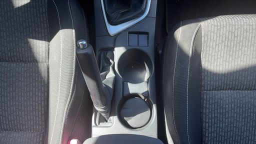 Toyota Auris 1.4 D-4D 90 - Business – 2015 – 149965 km – Diesel – Boîte Manuelle — photo 6