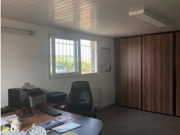Batiment industriel 950 m²