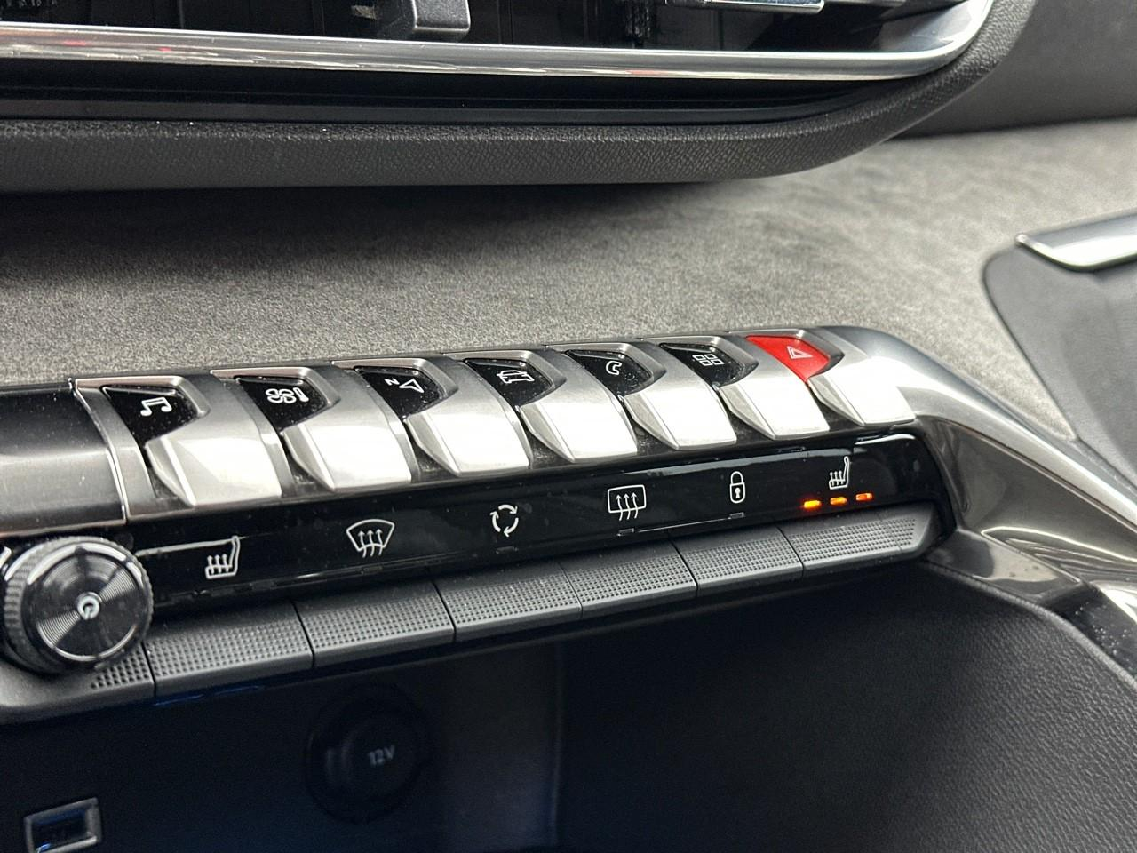 Peugeot 3008 puretech 130ch s&s eat8 gt pack — photo 27
