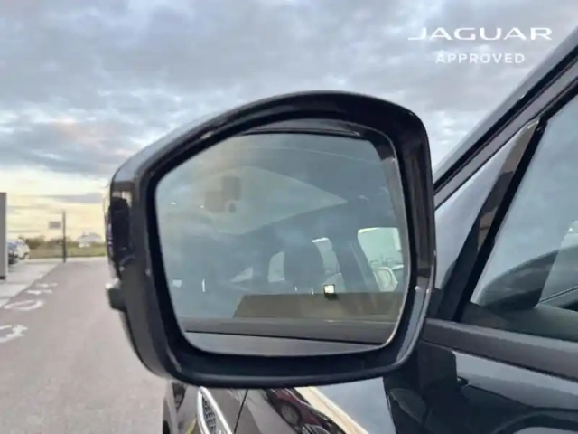 Jaguar E-Pace p300e phev 309ch r-dynamic hse — photo 9