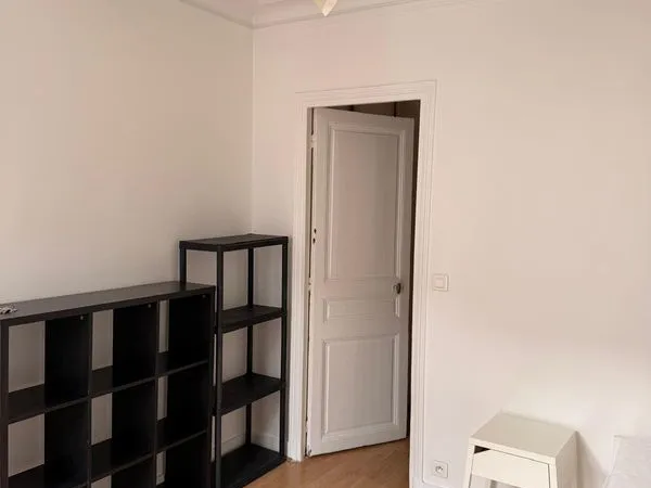 Loue T1 25m² 75011