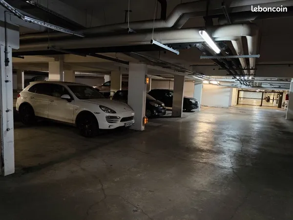 Place de parking couvert
