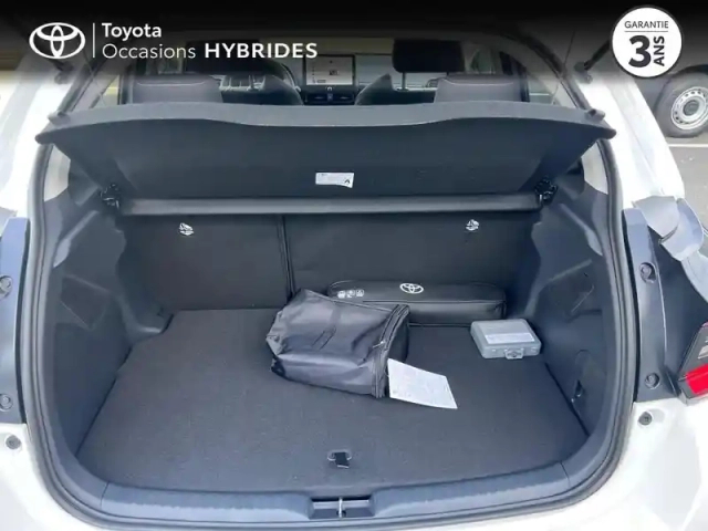 Toyota Yaris 116h design 5p my26 — photo 10