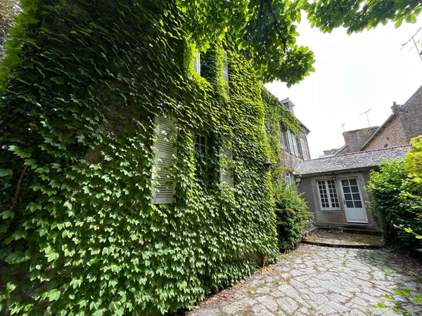 A vendre, ensemble immobilier à Merdrignac axe RN164