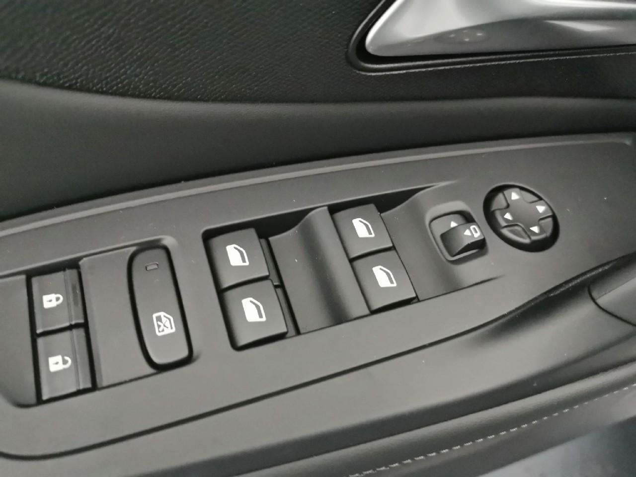 Peugeot 308 sw hybrid 145 e-dcs6 allure — photo 17