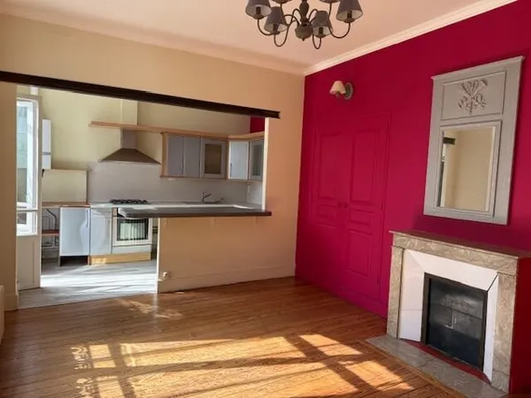 APPARTEMENT ATYPIQUE A USAGE MIXTE