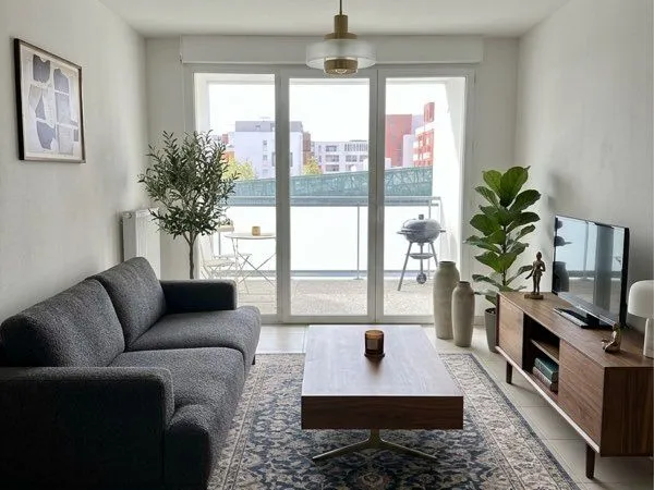 T2 de 2024 avec balcon et parking- Métro Jolimont