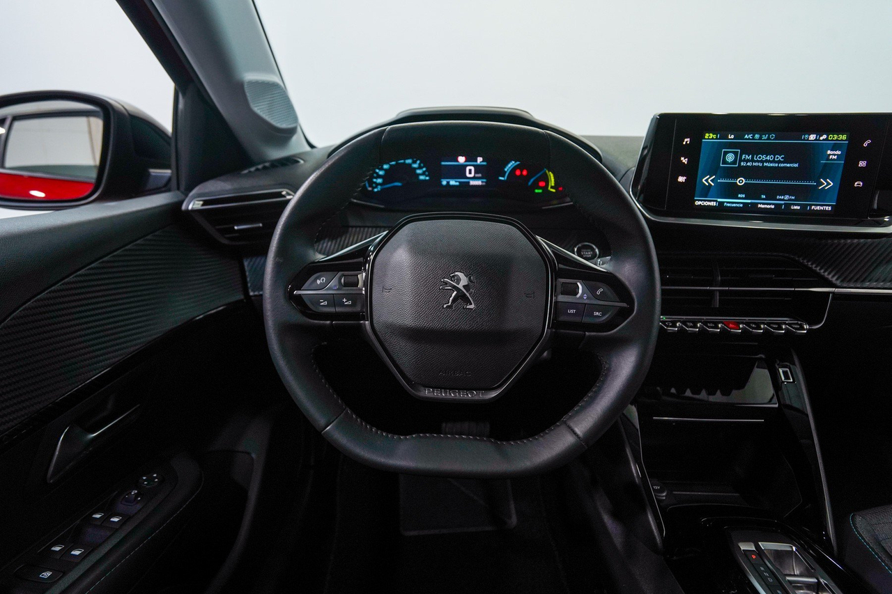 Peugeot 208 — photo 17