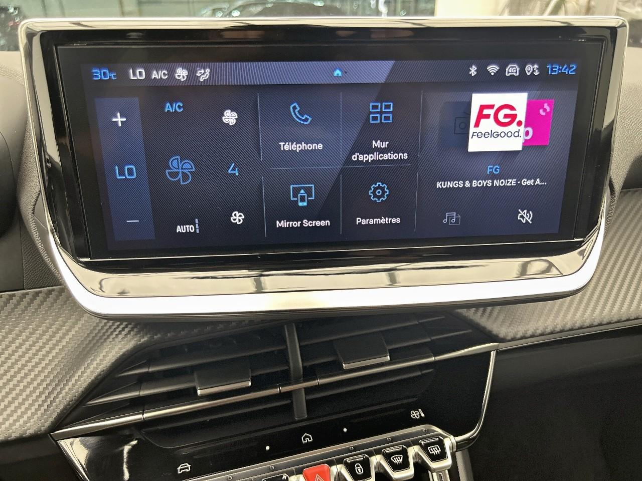 Peugeot 208 100 s&s bvm6 allure — photo 11