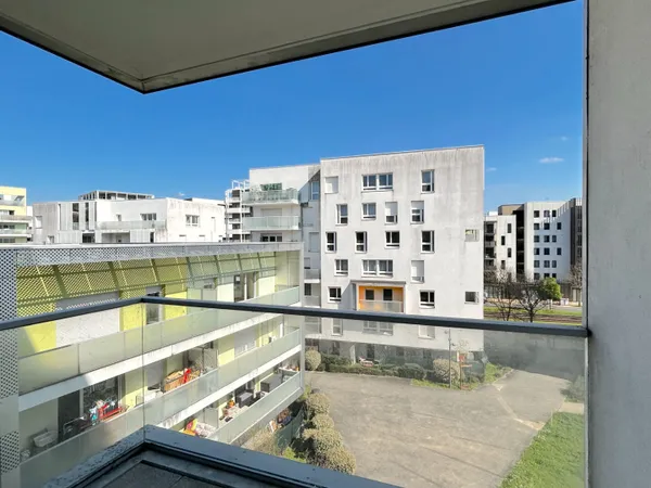 A LOUER APPARTEMENT DE TYPE 2 AVEC BALCON ET PARKING - SECTEUR BORDEAUX LAC QUARTIER GINKO