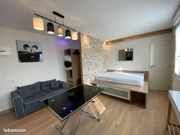 Joli studio meublé à louer dans résidence sécurisée
