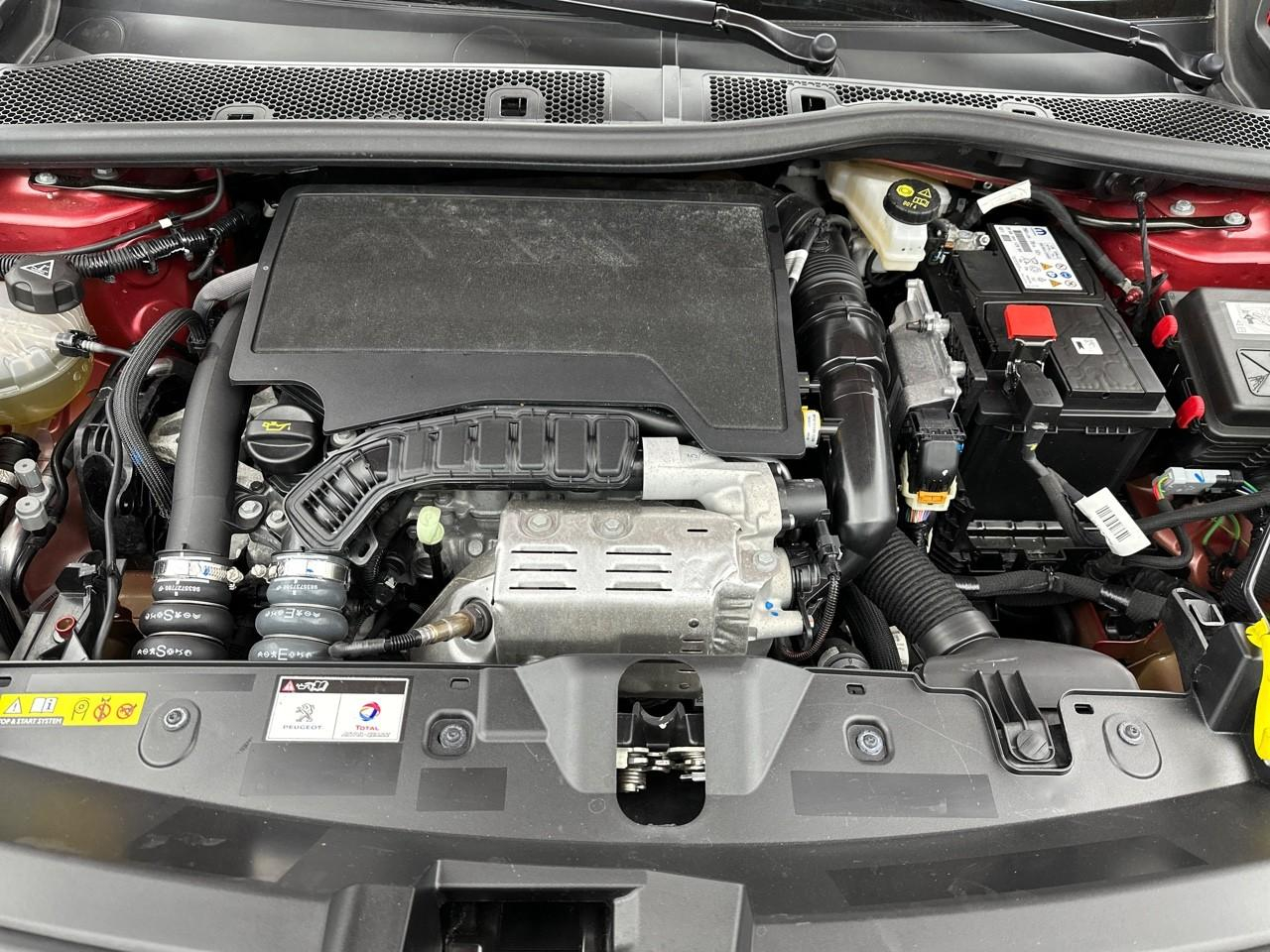 Peugeot 2008 puretech 130 s&s bvm6 allure — photo 13