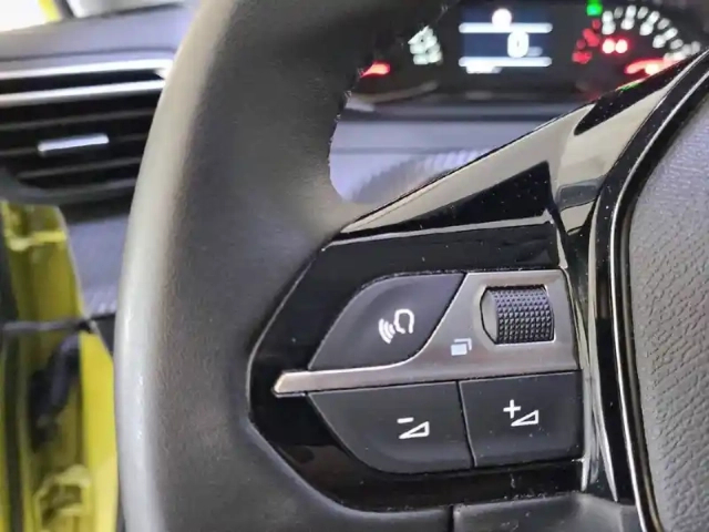 Peugeot 208 puretech 100 s&amp;s bvm6 — photo 26