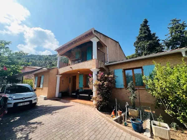 Maison 4 pièces 156 m²