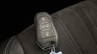 Peugeot 308 PHEV 180ch GT e-EAT8 — photo 16