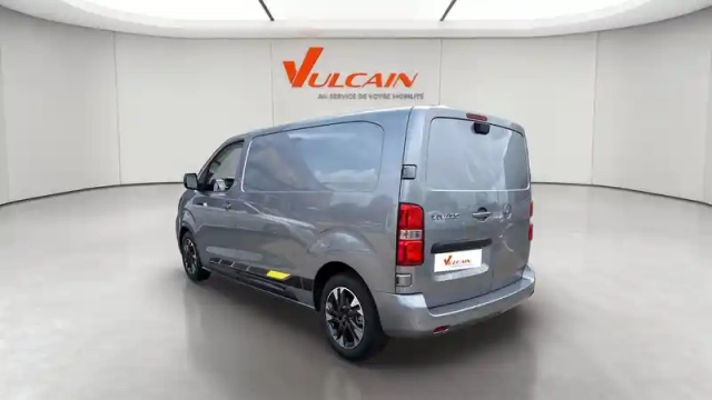 Opel Vivaro fgn sportive diesel 180 ch m automatique — photo 8
