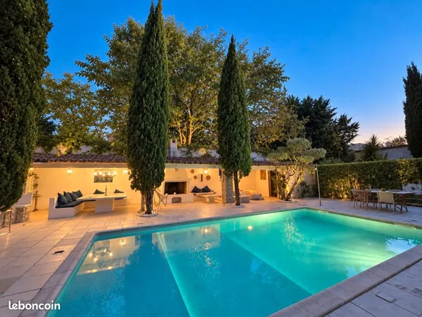 Maison 5 pièces 250 m²