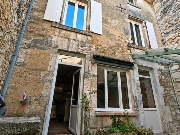 Maison 110m2 avec 4 chambres et une cour
