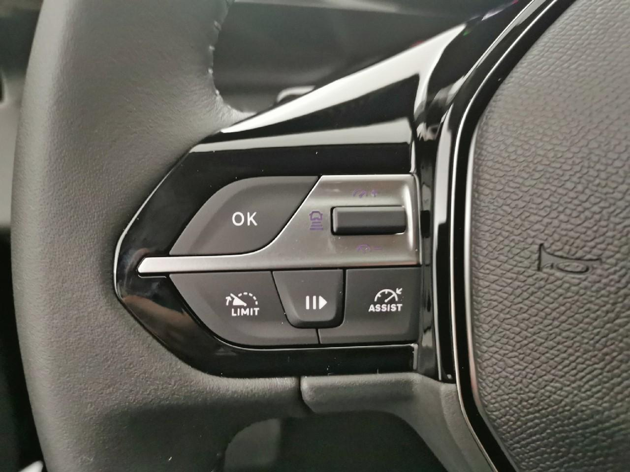 Peugeot 308 sw hybrid 145 e-dcs6 style — photo 20