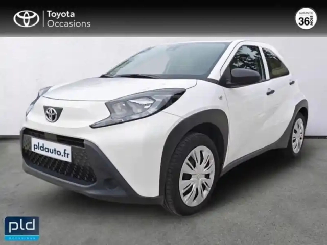 Toyota Aygo x 1.0 vvt-i 72ch active business my23 — photo 1
