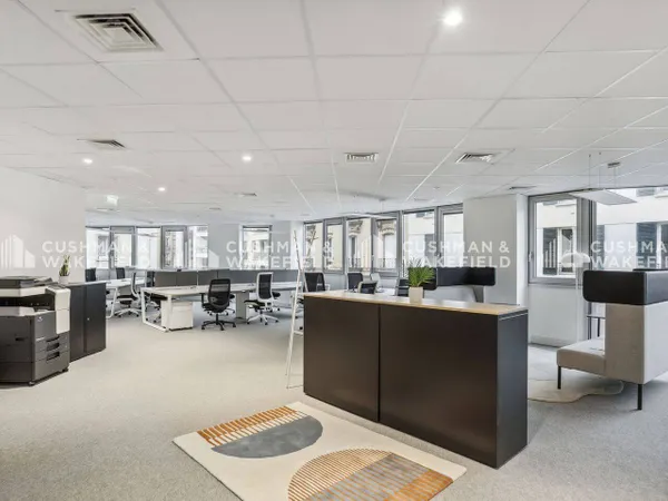 Bureaux 713 m²