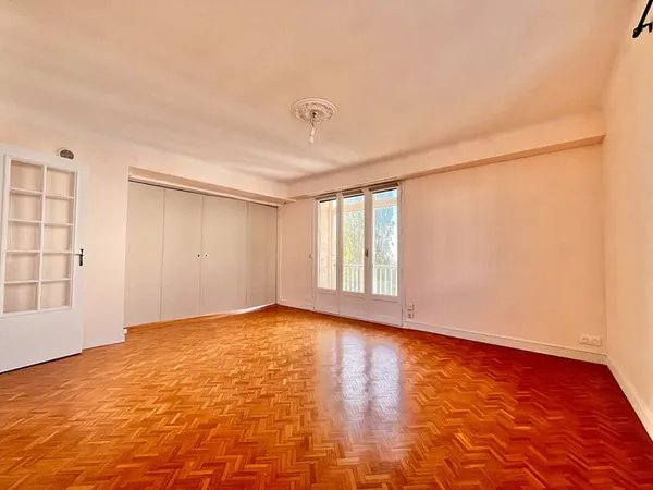 BEAUSEJOUR - Appartement T3 avec cave et parking