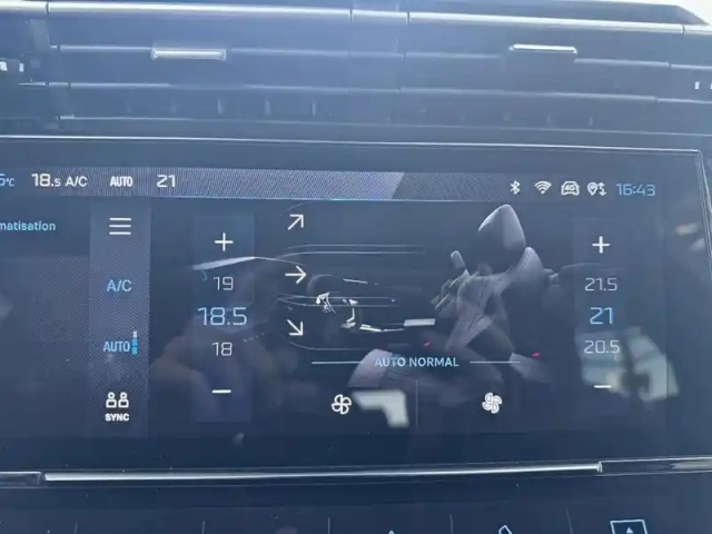 Peugeot 308 hybrid 136 e-dcs6 allure — photo 11