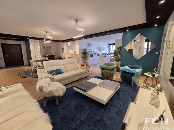 Appartement 4 pièces 184 m²