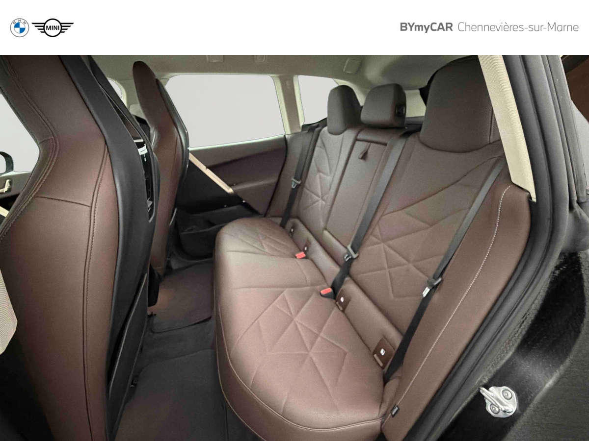 BMW iX xDrive40 326ch — photo 12