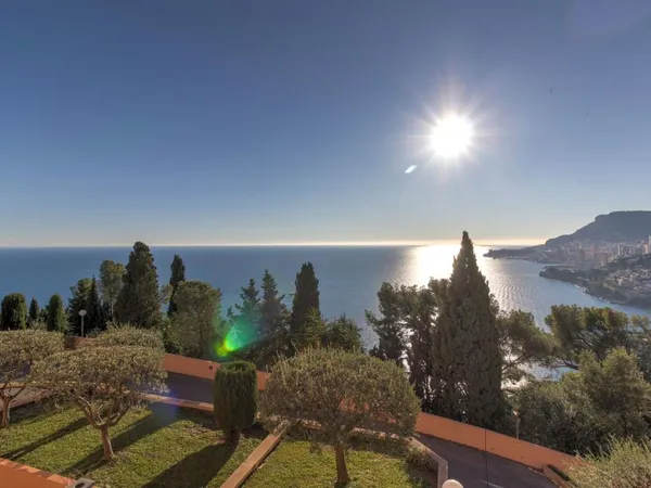 À VENDRE – ROQUEBRUNE-CAP-MARTIN