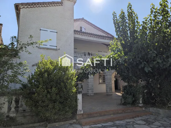 Ancien hôtel + maison d'exploitant avec piscine
