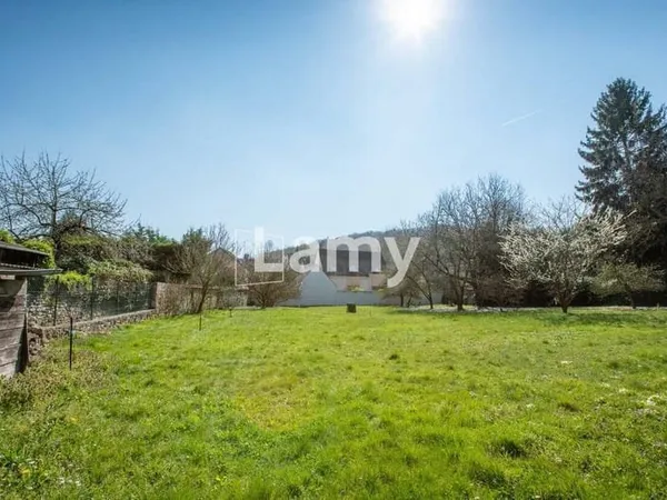 Terrain constructible 758 m²