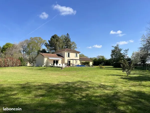 Propriété 4 pièces 144 m²