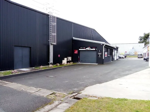 Local commercial 93 m²