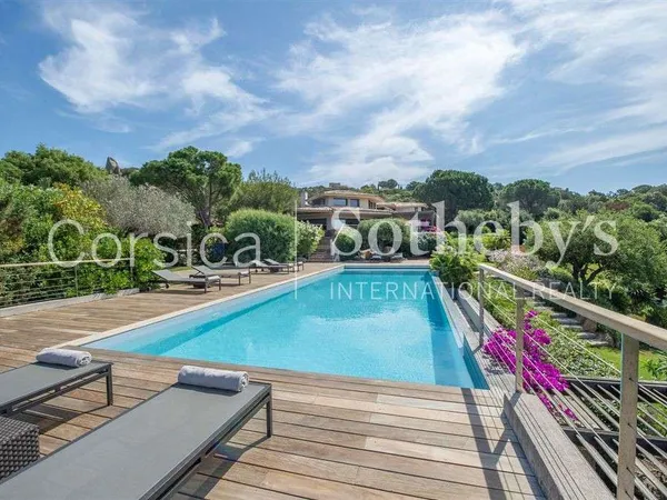 Maison 10 pièces 450 m²