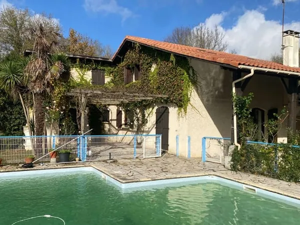 Maison 8 pièces 229 m²