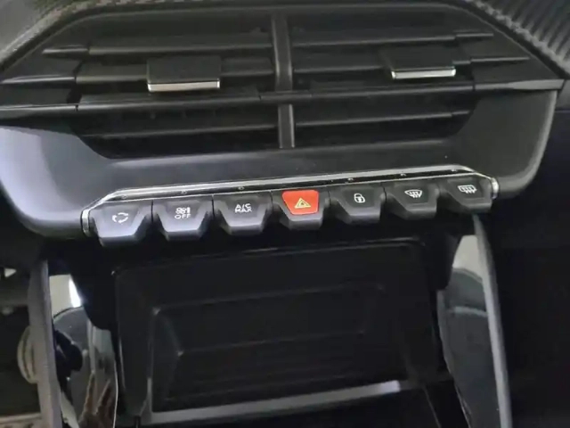Peugeot 208 puretech 75 s&amp;s bvm5 — photo 79